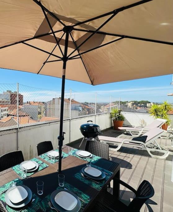Renovado Com Ac, 2 Wc Completos, Terraco E Garagem Lejlighed Porto Eksteriør billede