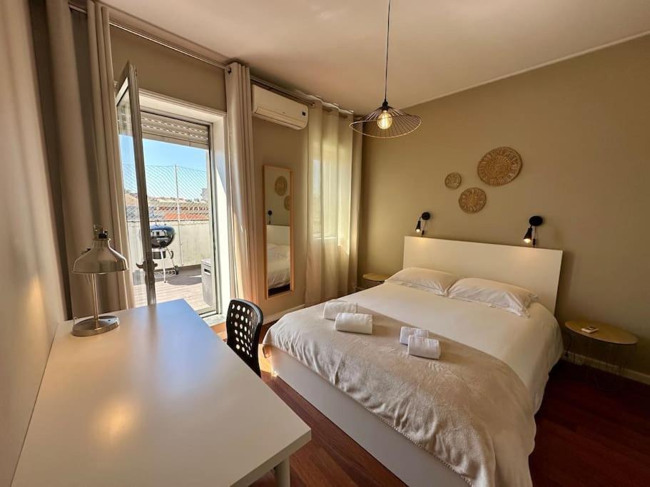 Renovado Com Ac, 2 Wc Completos, Terraco E Garagem Lejlighed Porto Eksteriør billede