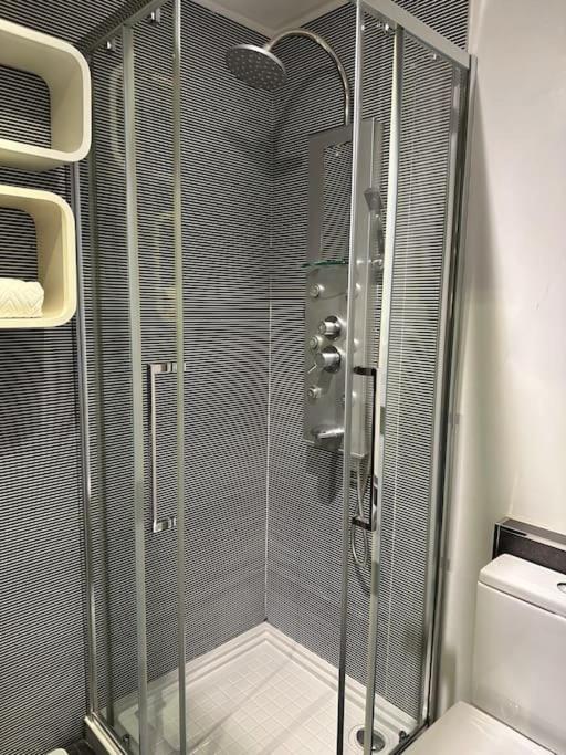 Renovado Com Ac, 2 Wc Completos, Terraco E Garagem Lejlighed Porto Eksteriør billede