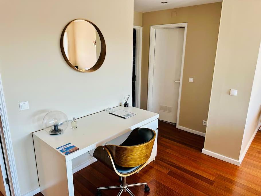 Renovado Com Ac, 2 Wc Completos, Terraco E Garagem Lejlighed Porto Eksteriør billede