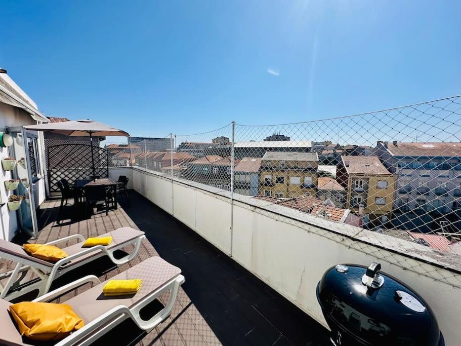 Renovado Com Ac, 2 Wc Completos, Terraco E Garagem Lejlighed Porto Eksteriør billede