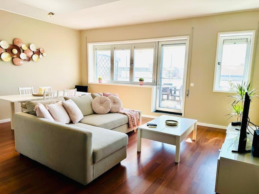 Renovado Com Ac, 2 Wc Completos, Terraco E Garagem Lejlighed Porto Eksteriør billede