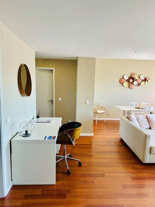 Renovado Com Ac, 2 Wc Completos, Terraco E Garagem Lejlighed Porto Eksteriør billede