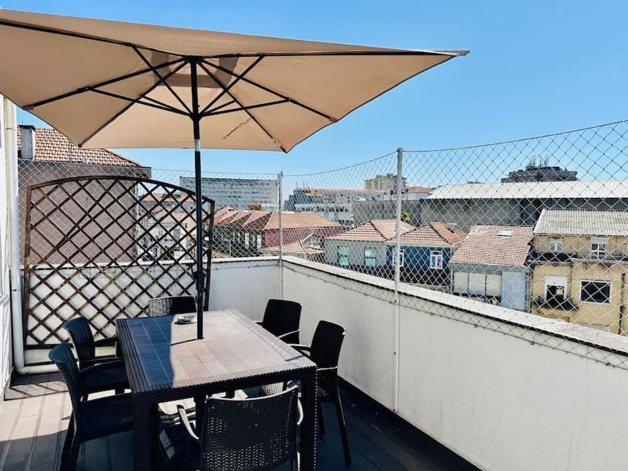 Renovado Com Ac, 2 Wc Completos, Terraco E Garagem Lejlighed Porto Eksteriør billede