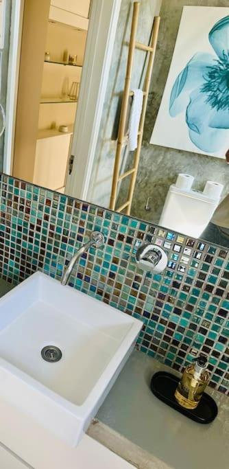 Renovado Com Ac, 2 Wc Completos, Terraco E Garagem Lejlighed Porto Eksteriør billede