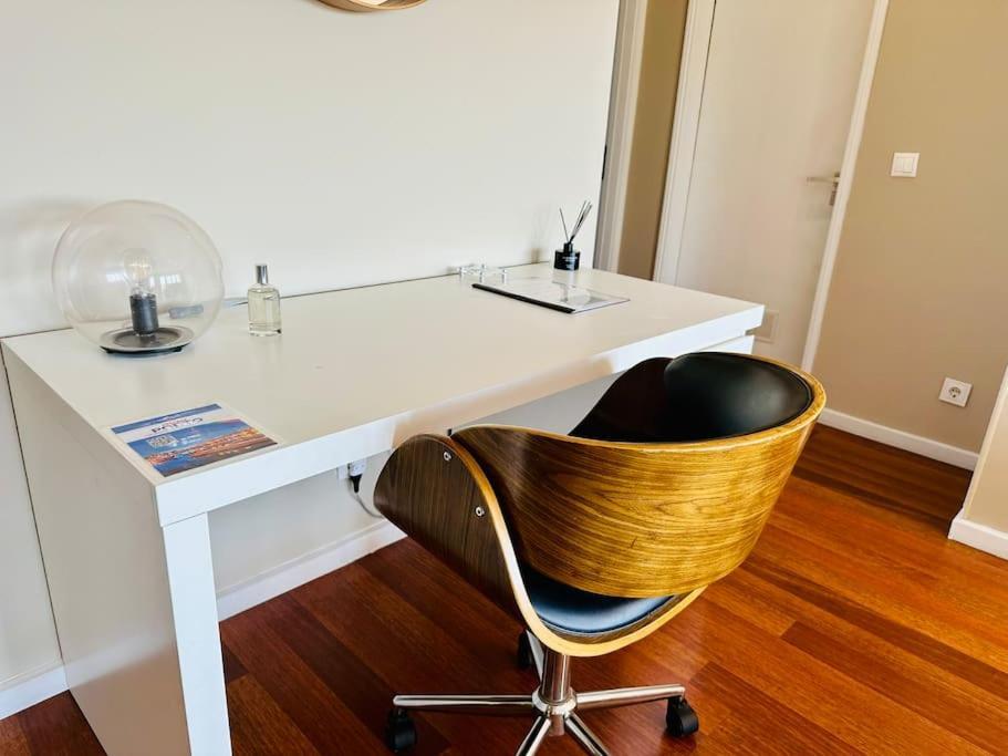 Renovado Com Ac, 2 Wc Completos, Terraco E Garagem Lejlighed Porto Eksteriør billede