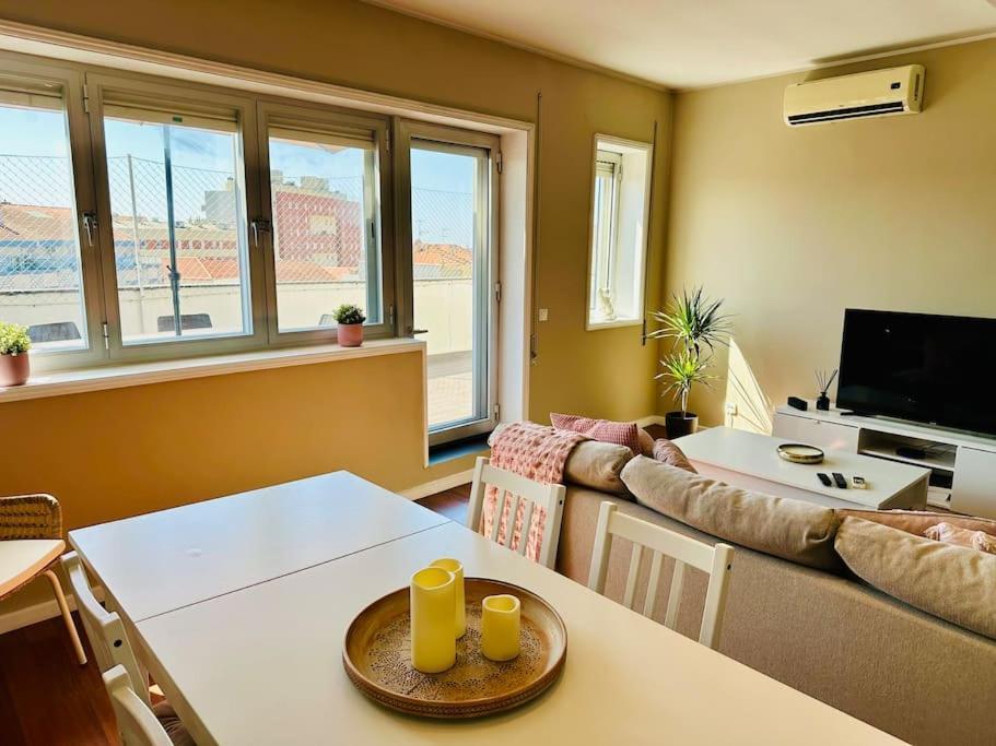 Renovado Com Ac, 2 Wc Completos, Terraco E Garagem Lejlighed Porto Eksteriør billede